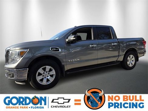 Used 2017 Nissan Titan SV image 1