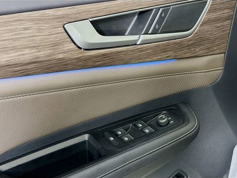 Used 2025 Volkswagen Atlas SEL image 20