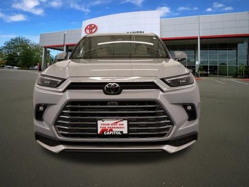 Certified 2025 Toyota Grand Highlander MAX Platinum image 7