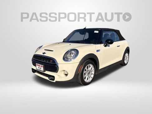 Used 2017 MINI Cooper S image 1