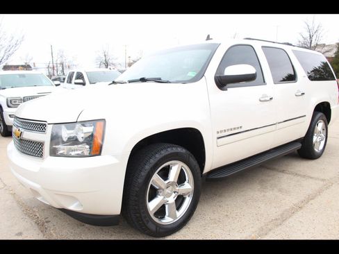 Used 2012 Chevrolet Suburban LTZ image 1