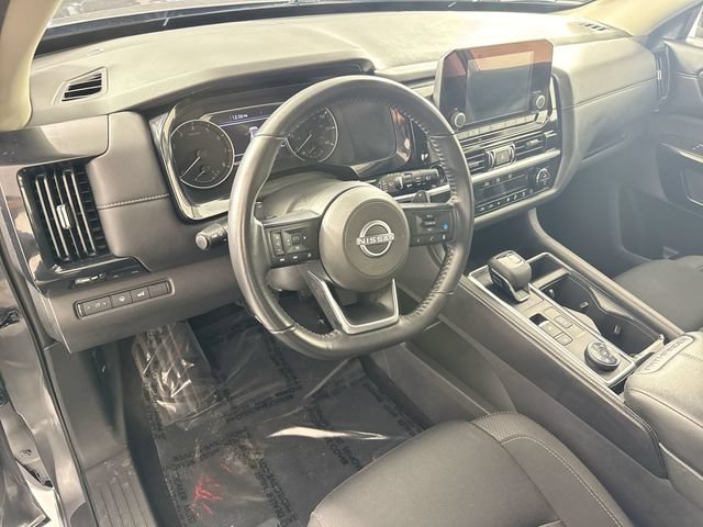 Used 2025 Nissan Pathfinder SV AWD/4WD image 18