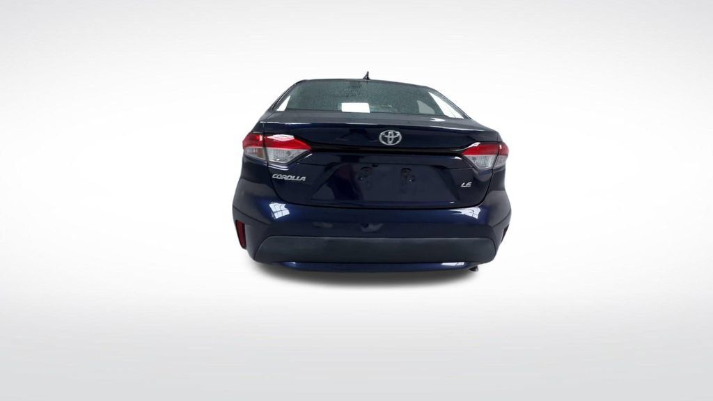 Used 2022 Toyota Corolla LE w/ LE Convenience Package FWD image 7