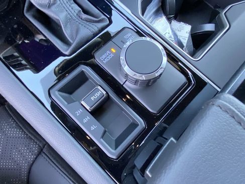 Certified 2025 Toyota Tundra Limited AWD/4WD image 22
