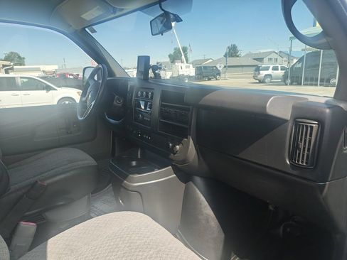 Used 2014 Chevrolet Express 3500 RWD image 7