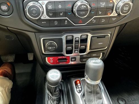 Used 2019 Jeep Wrangler Unlimited Rubicon AWD/4WD image 18