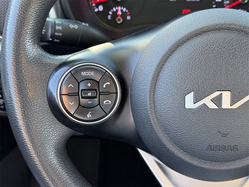 Used 2022 Kia Soul LX image 12