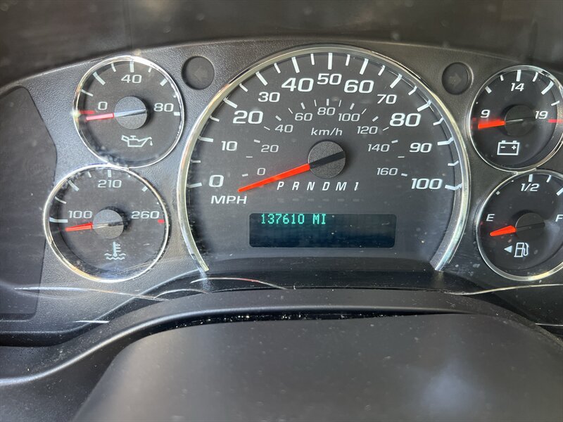 Used 2019 Chevrolet Express 2500 w/ Driver Convenience Package RWD image 6