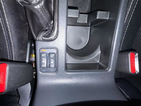 Used 2015 Subaru Crosstrek 2.0i Premium image 31