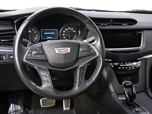 Certified 2023 Cadillac XT5 Sportv w/ Technology Package image 12