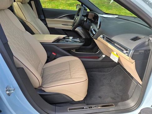 New 2025 Cadillac Lyriq Sport image 11