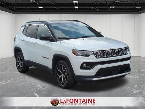 Used 2024 Jeep Compass Limited AWD/4WD image 7