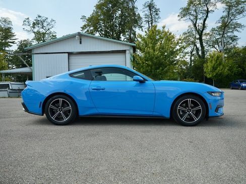 Used 2024 Ford Mustang Premium image 7