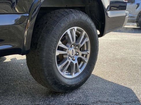 Used 2019 Ford F150 Lariat image 11