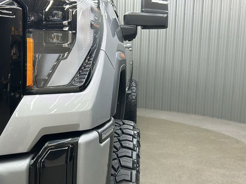 Used 2025 GMC Sierra 3500 Denali Ultimate image 13