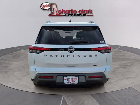 New 2026 Nissan Pathfinder SL FWD image 5