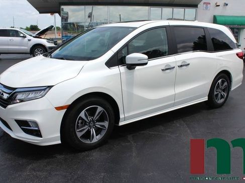 Used 2018 Honda Odyssey Touring image 1
