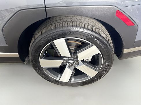 Used 2024 Hyundai Santa Fe Limited image 36