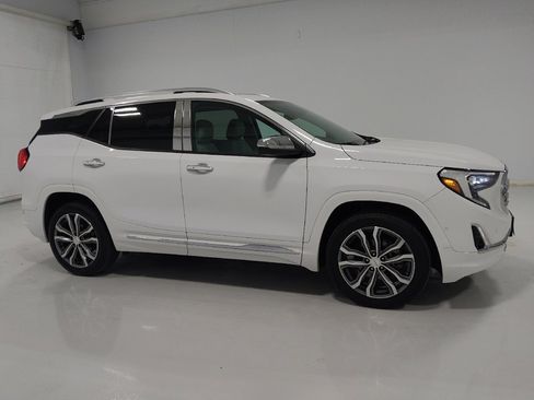Used 2019 GMC Terrain Denali w/ Advanced Safety Package AWD/4WD image 11