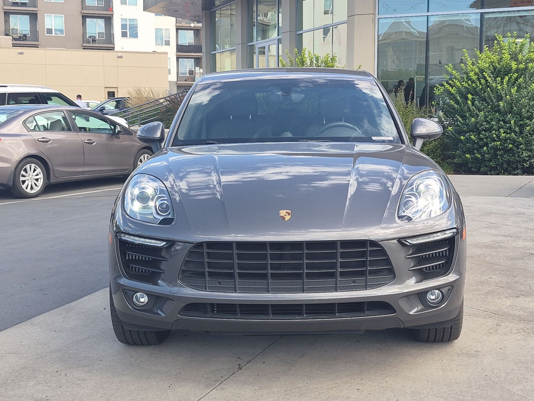 Used 2016 Porsche Macan S w/ Infotainment Package AWD/4WD image 10