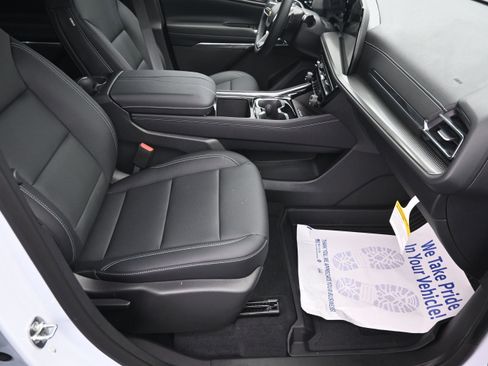 New 2026 Chevrolet Traverse LT w/ Driver Confidence Package FWD image 33