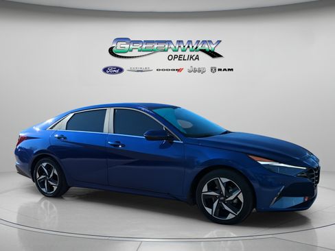 Used 2023 Hyundai Elantra Limited w/ Preferred Accessory Package FWD image 1