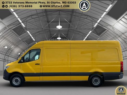 Used 2021 Mercedes-Benz Sprinter 2500 image 6