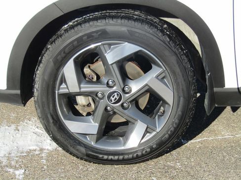 Used 2021 Hyundai Venue SEL image 4