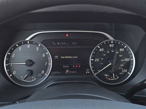 Used 2022 Nissan Titan SV w/ Accessory Utility Package image 15