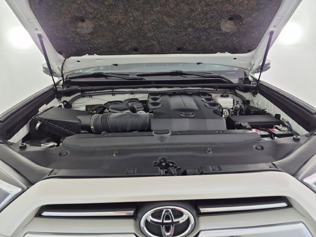 Used 2023 Toyota 4Runner Limited AWD/4WD image 41