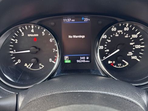 Used 2019 Nissan Rogue SV image 17