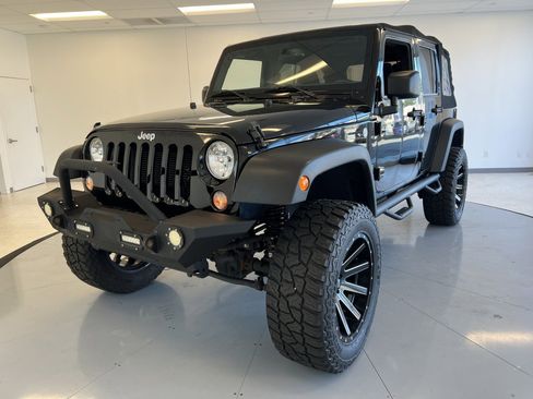 Used 2018 Jeep Wrangler Unlimited Sport S image 3
