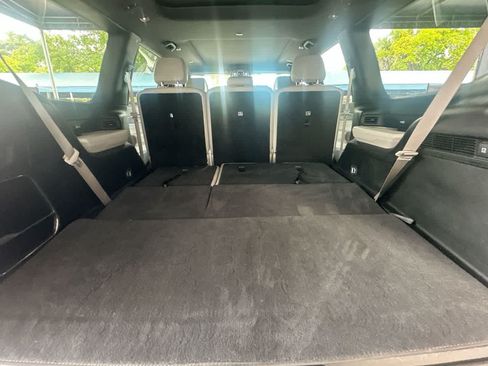 Used 2025 Jeep Wagoneer 4WD w/ Premium Group I image 25