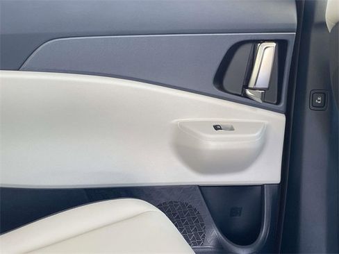 New 2026 Kia Carnival EX image 16