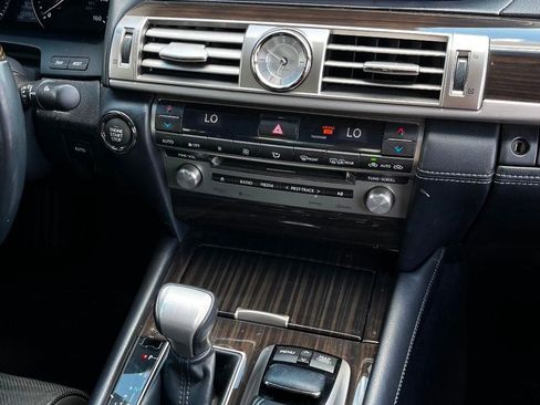 Used 2013 Lexus LS 460 w/ Comfort Pkg RWD image 18