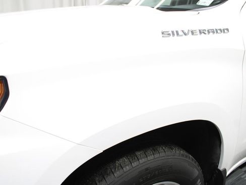 Used 2021 Chevrolet Silverado 1500 Custom AWD/4WD image 38