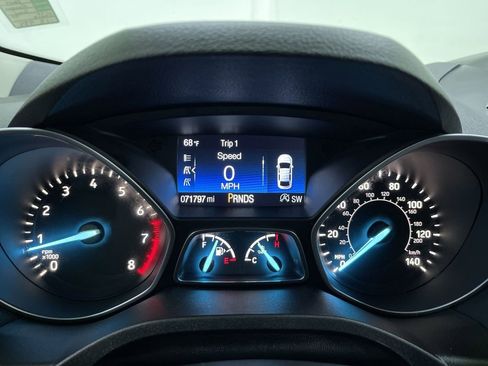 Used 2017 Ford Escape SE w/ Equipment Group 201A image 19