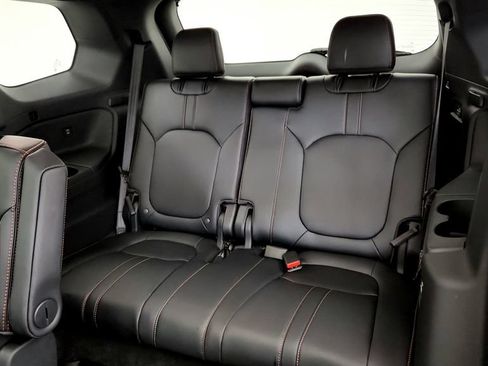 Used 2025 Honda Pilot TrailSport image 22