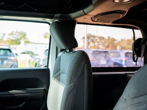 Used 2022 Jeep Wrangler Willys image 23