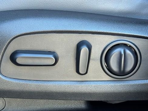 Used 2021 Buick Enclave Essence w/ Sound and Sites Package image 21