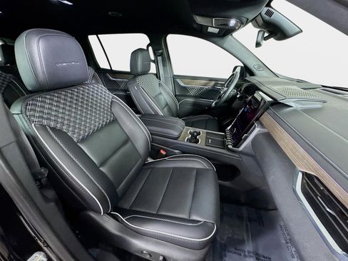 Certified 2025 GMC Acadia Denali image 30