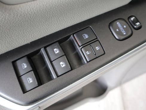 Used 2015 Toyota Camry LE FWD image 11