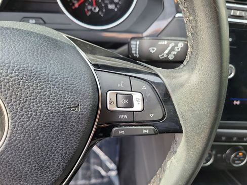 Used 2020 Volkswagen Tiguan SE image 25