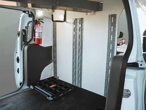 Used 2023 Ford Transit Connect XL FWD image 13