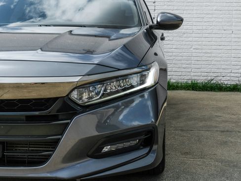 Used 2018 Honda Accord Sport image 39