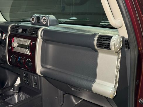 Used 2007 Toyota FJ Cruiser 4WD image 36