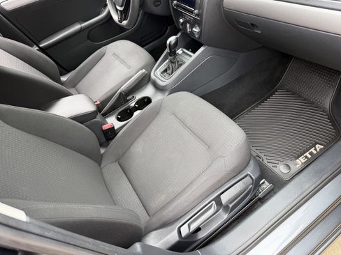 Used 2016 Volkswagen Jetta SE FWD image 11
