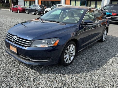 Used 2013 Volkswagen Passat 2.5 SE FWD image 1