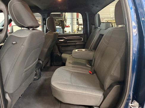 Used 2024 RAM 2500 Big Horn w/ Night Edition AWD/4WD image 34