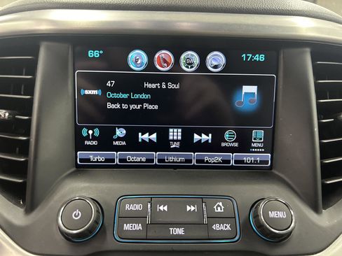 Used 2018 GMC Acadia SLT image 20